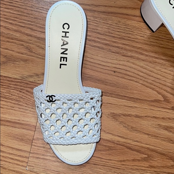 In new condition Chanel  Sandals sz 371/2 - Picture 3 of 6